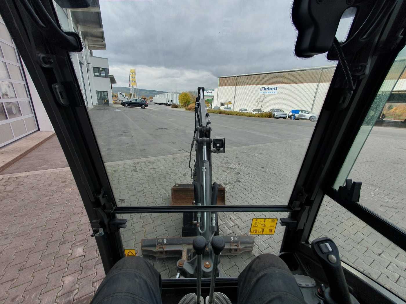 Fahrzeugabbildung Volvo EC18E / nur 415h! / MS01 / 2021 / inkl 2x Löffel