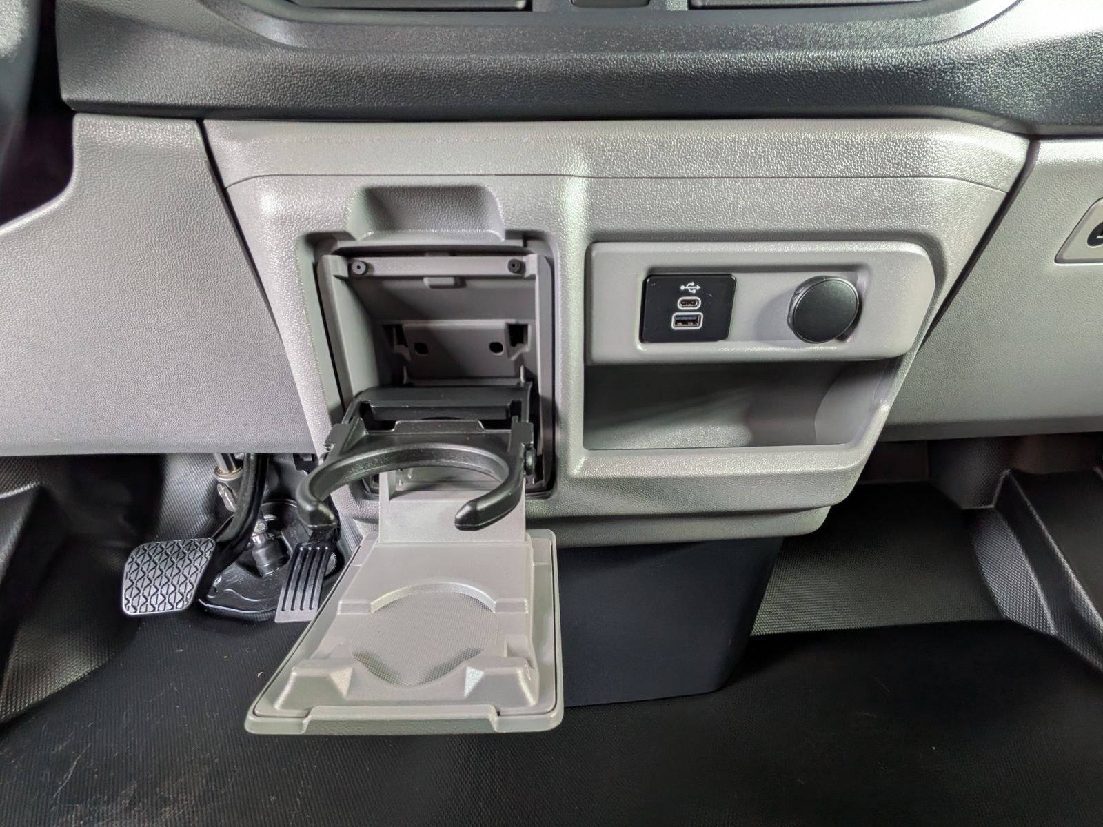 Fahrzeugabbildung Ford Transit Custom 320 L1 Aut. 8-Sitze LED ACC Cam