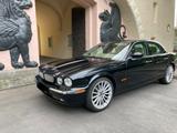 Jaguar XJ6 3 Liter - Top gepflegt, DE Erstauslieferung - schwarze Jaguar XJ6