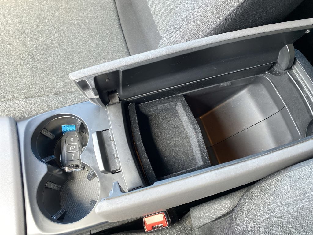 Fahrzeugabbildung Citroën C5 Aircross PT 130 S&S FEEL *Sitzh.*Navi*Cam*