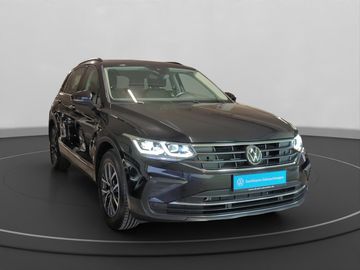 Volkswagen Tiguan - 6