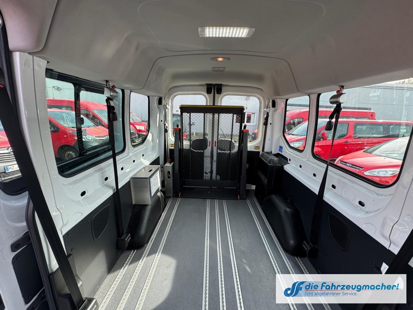 Fahrzeugabbildung Ford Transit Kombi 350 L3 Trend Temp *1750