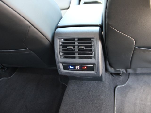 Volkswagen Golf VIII Variant 1.5 eTSI Style DSG Matrix LED