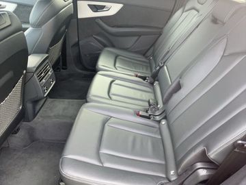 Audi Q7 - 12