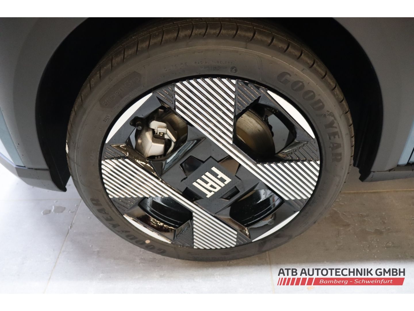 Fahrzeugabbildung Fiat Grande Panda Elektro 44kWh Batterie La Prima Win