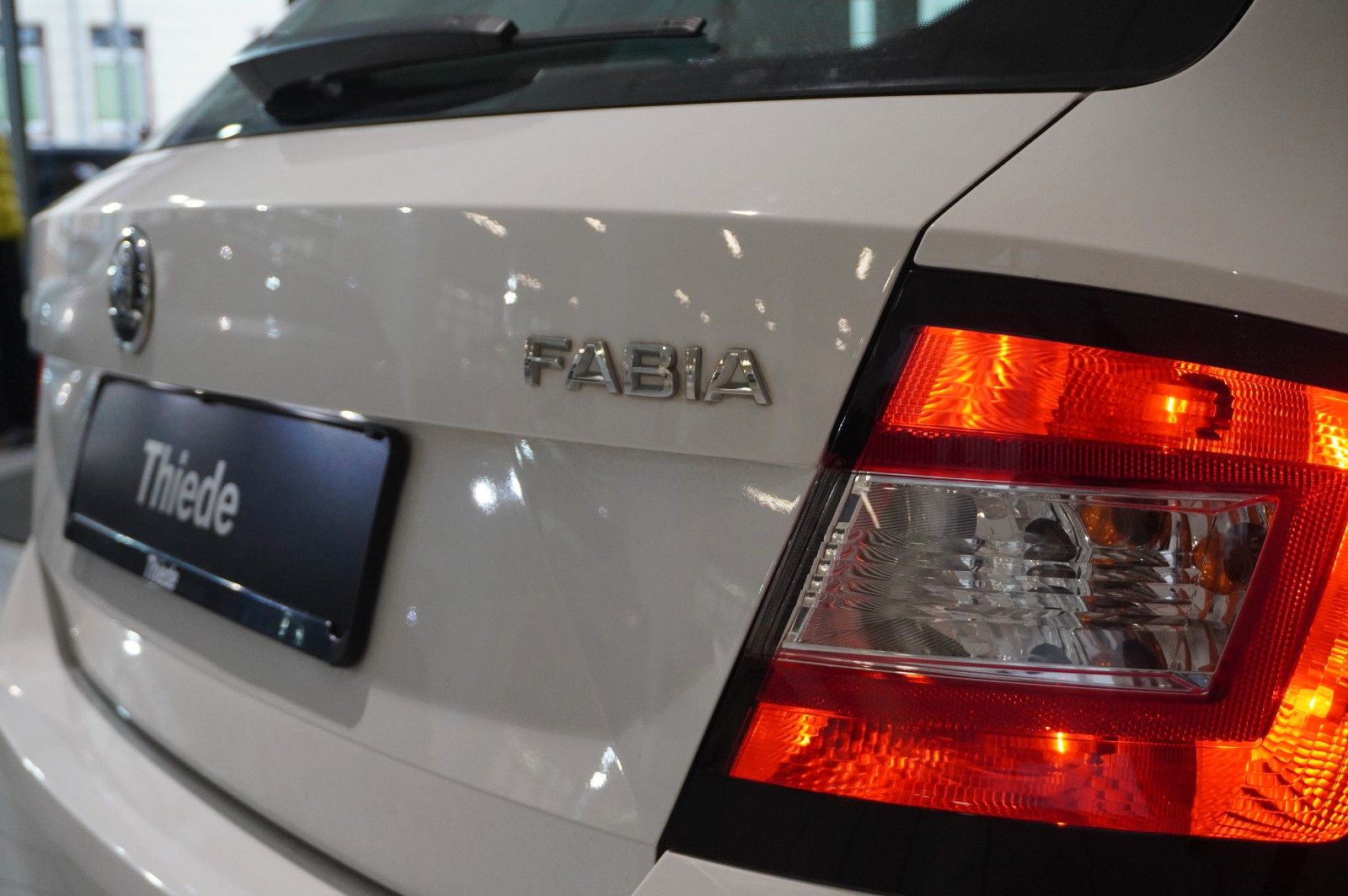 Fahrzeugabbildung SKODA Fabia 1.0 ACTIVE 5-TÜR LED/KLIMA/USB/NEBEL/BT