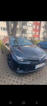 Toyota Auris Touring S. Hybrid 1,8-l-VVT Team Deuts... - Toyota Auris in Duisburg