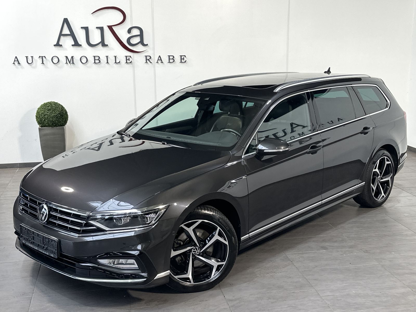 Fahrzeugabbildung Volkswagen Passat Variant 2.0 TDI DSG 4M R-Line NAV+LED+H&K