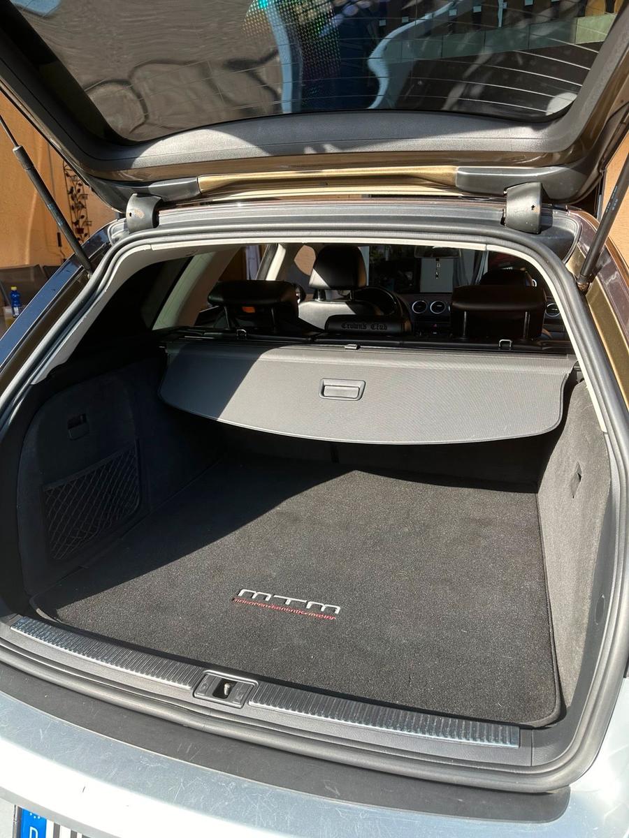 Seat Exeo 2011 — салон