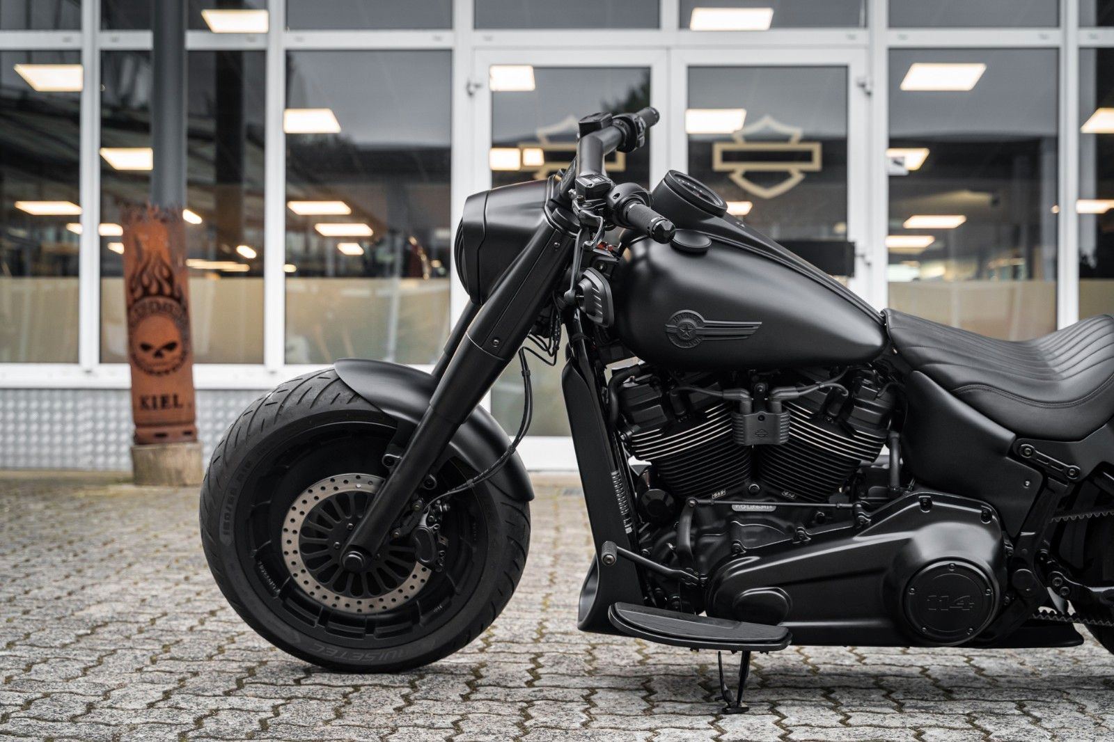Fahrzeugabbildung Harley-Davidson FLFBS Fat Boy 128cui - Custom 1of1 "Black Titan"