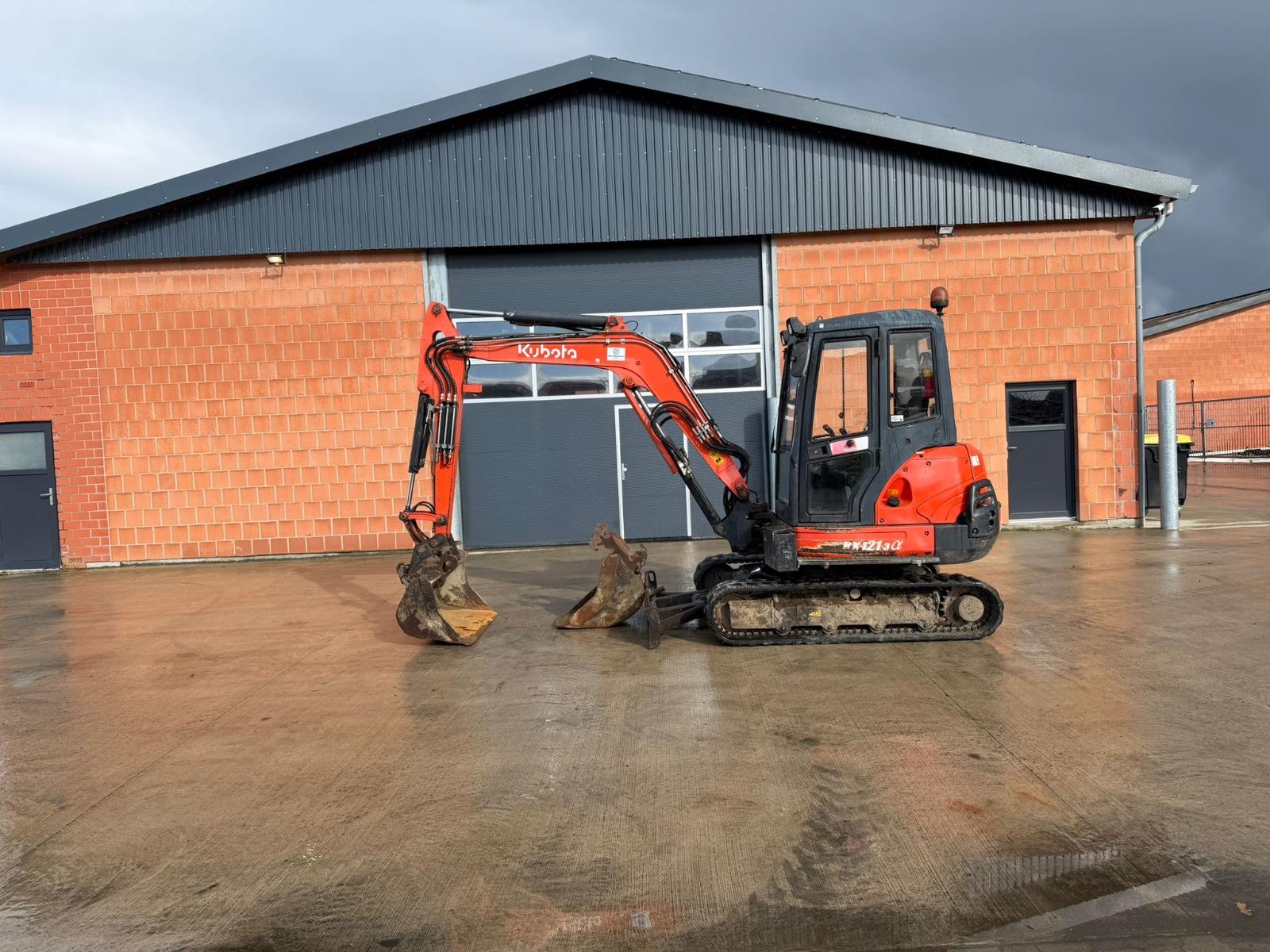 Kubota KX 121 3 hydr Schnellwechsler Klima voll verroh