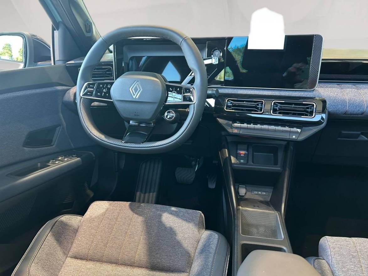 Fahrzeugabbildung Renault 4 E-Tech elektrisch Techno 'plein sud' 150 Comfo