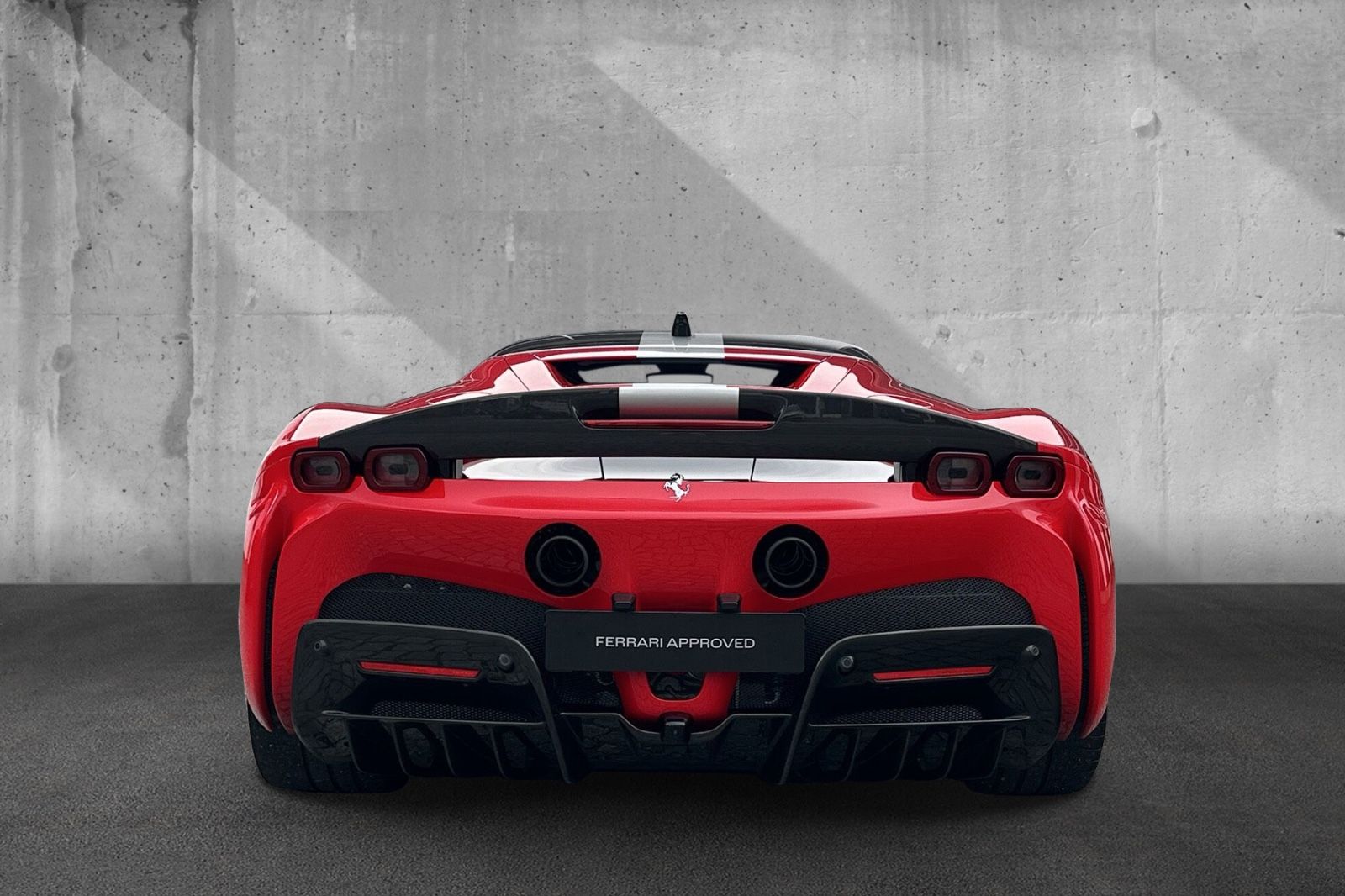 Fahrzeugabbildung Ferrari SF90 Stradale*Fiorano Paket*Full Carbon*4Punkt