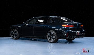 BMW M760 - 5