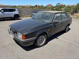Alfa Romeo 75 2.0i Twin Spark - schwarze Alfa Romeo 75