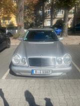 Mercedes-Benz E 240 - Mercedes-Benz E 240 Gebrauchtwagen in Berlin
