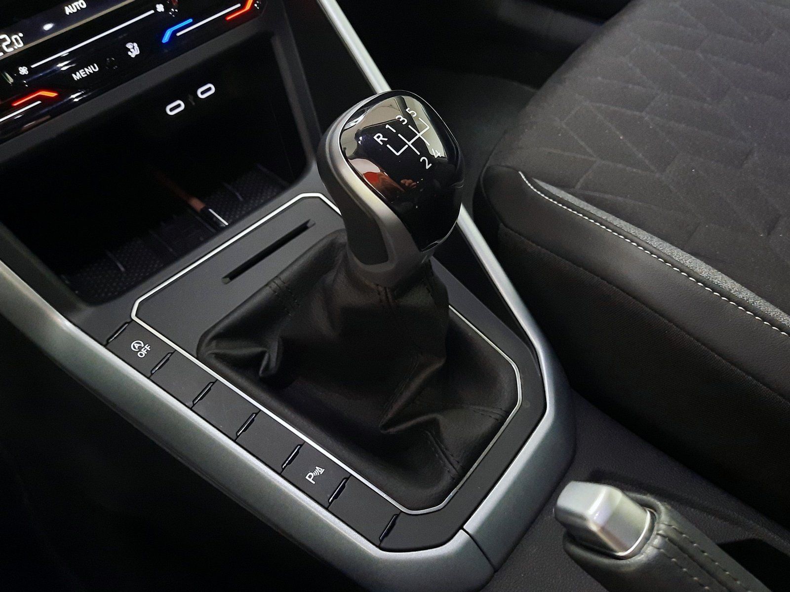 Fahrzeugabbildung Volkswagen Polo Goal TSI *Cam*ACC*PDC*LED*App*DAB*Sithzg*