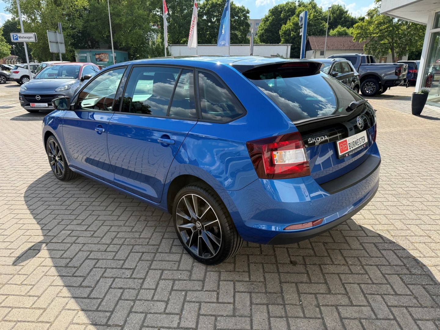 SKODA Rapid Spaceback Emotion Plus 1.2 TSI AHK Pano Na - Image 3