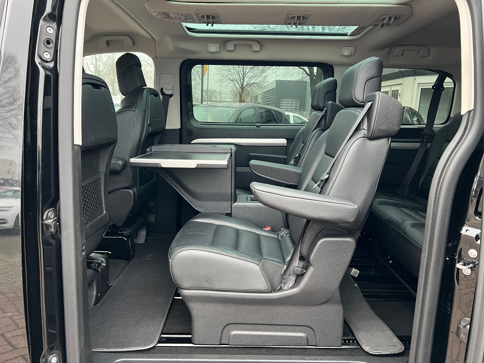 Fahrzeugabbildung Peugeot Traveller Business VIP L2 7-SITZER ABSOLUT VOLL