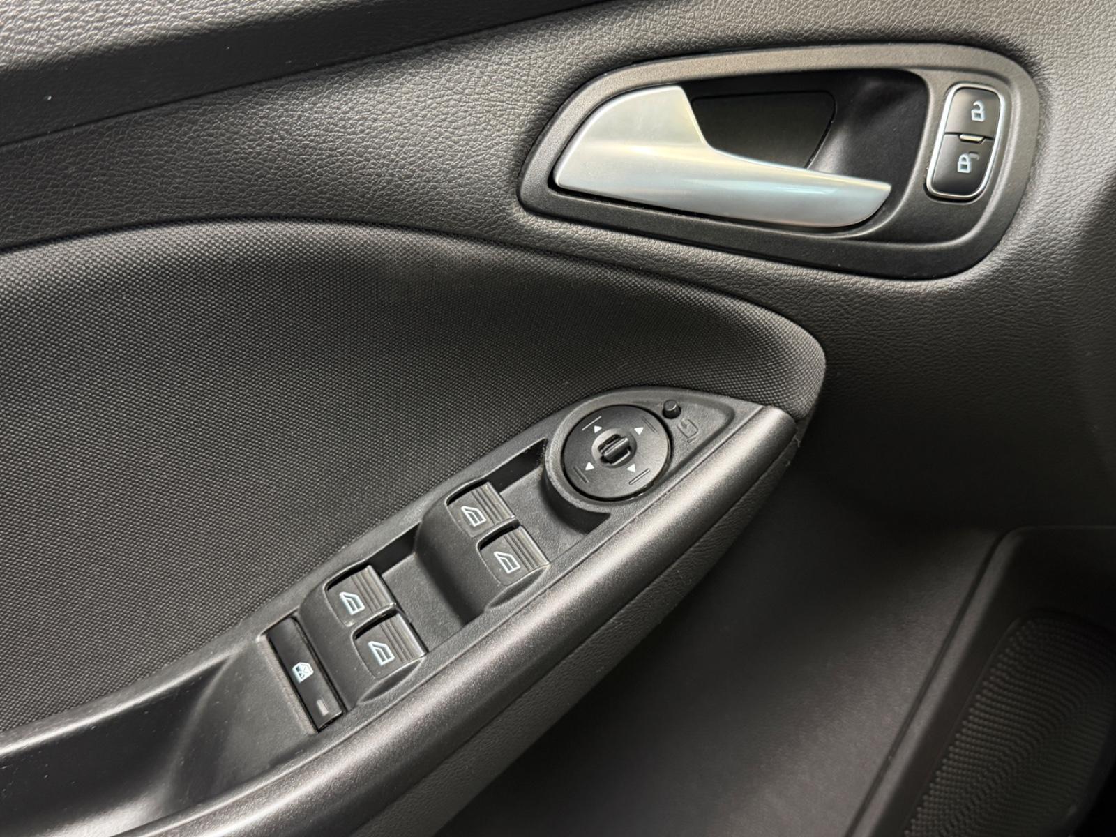 Ford Focus Turnier Business*2.hd*Autom.*Carplay*Navi