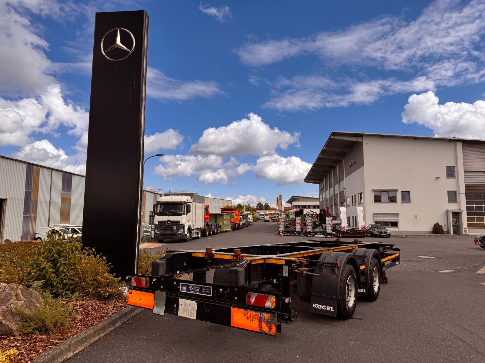 Fahrzeugabbildung Kögel ZW 18 Lafette SAF Achsen 15.910kg Nutzlast