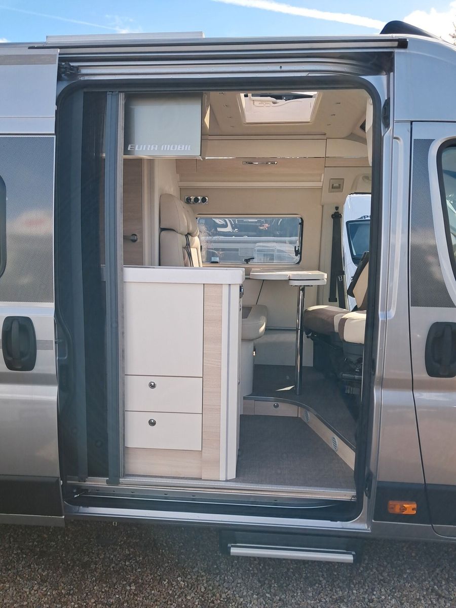 Fahrzeugabbildung Eura Mobil Van V 635 EB Automatik, 180 PS, Fahrassistenz