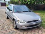 Ford Escort mit geringer Laufleistung - graue Ford Escort