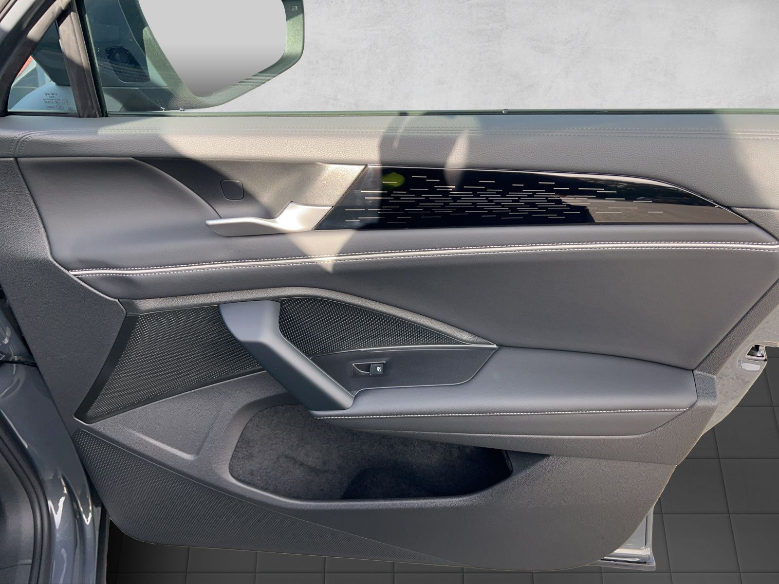 Tayron Elegance 1.5 eTSI DSG AHK*Navi*ACC*