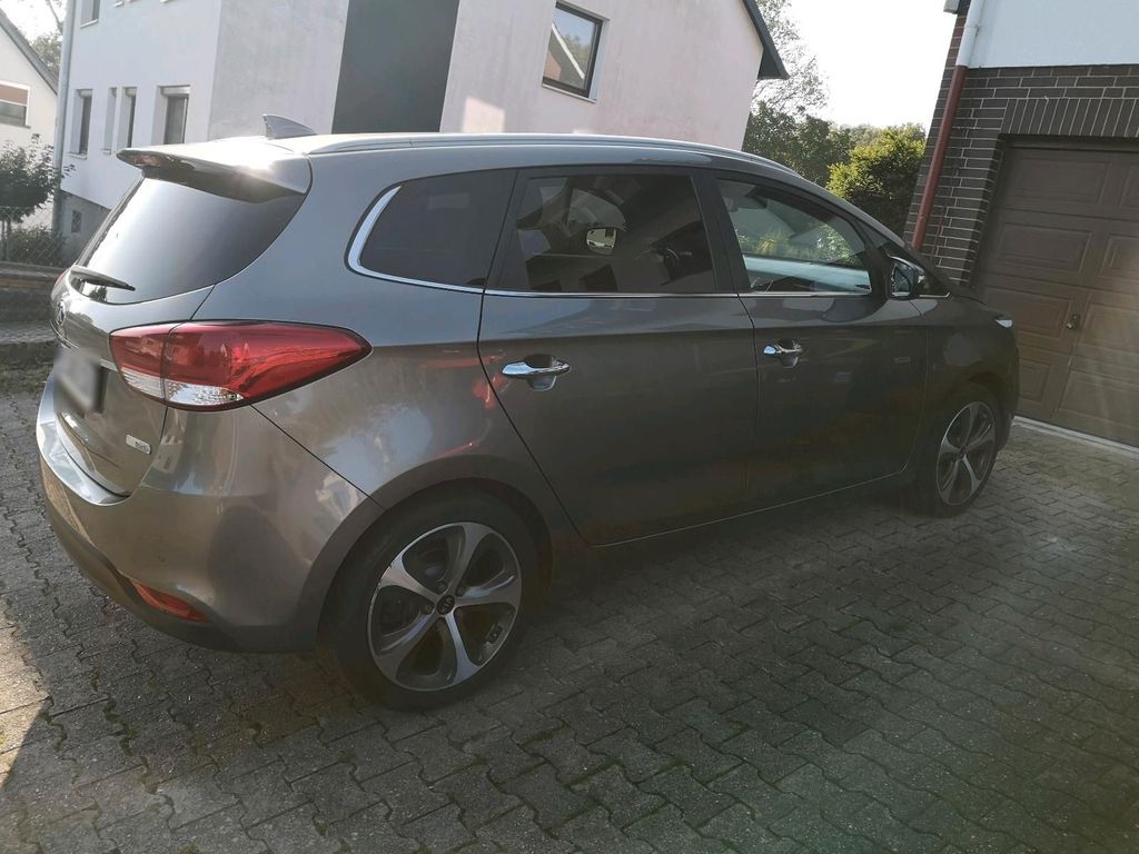 Image of Kia Carens