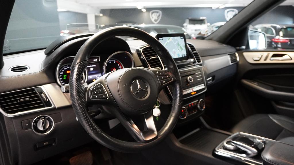 Mercedes-Benz GLS 400