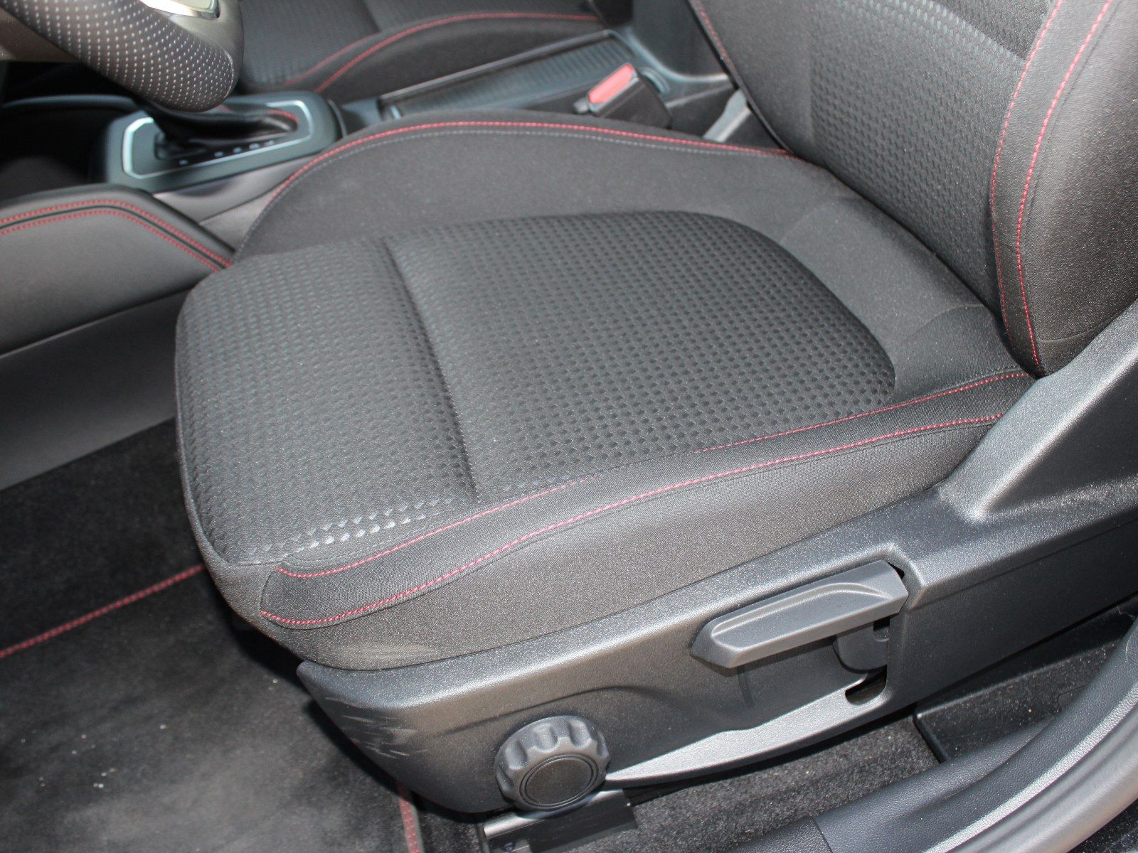 Fahrzeugabbildung Ford Focus ST-Line X 1,0 EcoBoost Start/Stopp