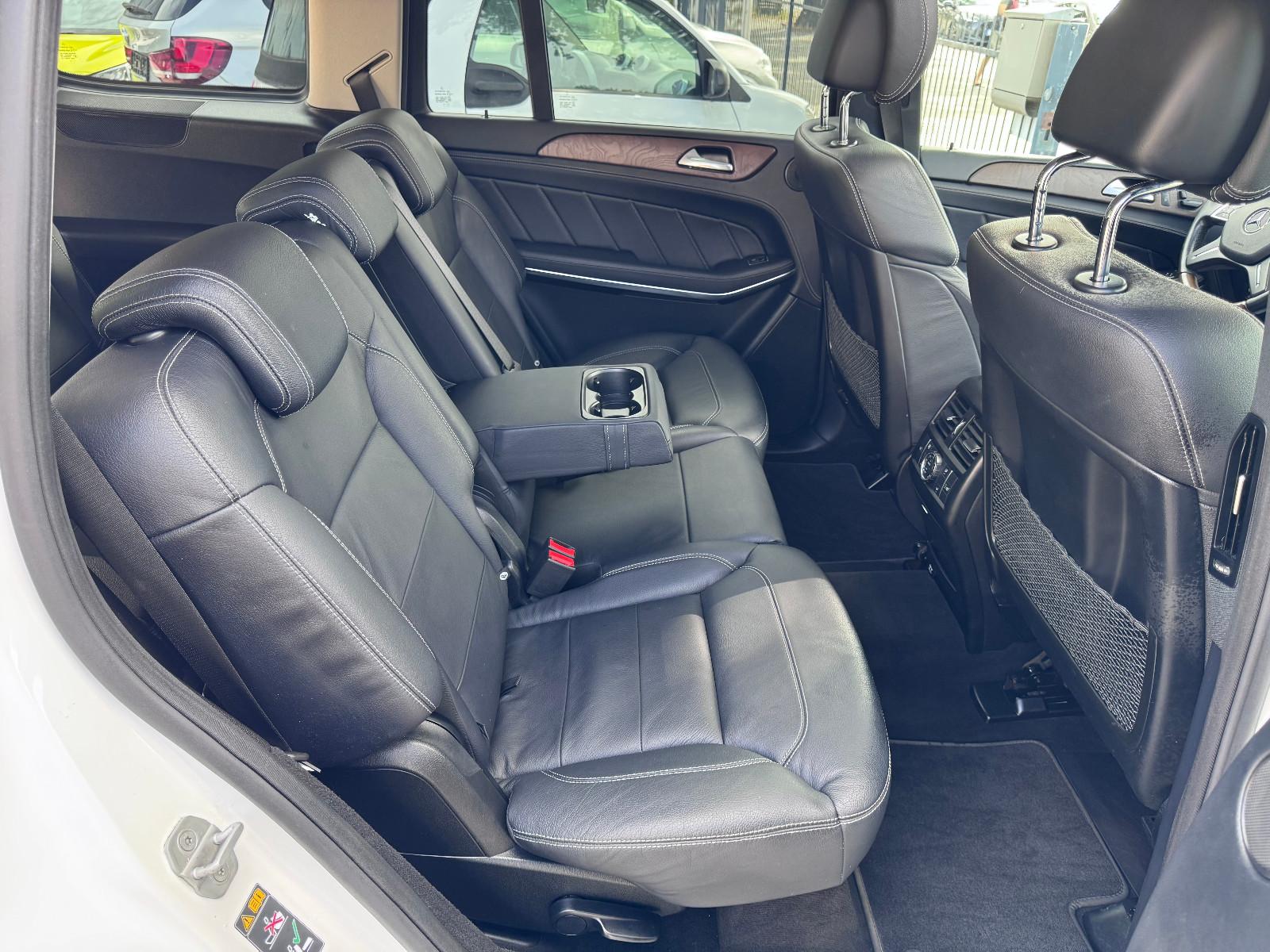 MERCEDES-BENZ GL 500 - 7 places