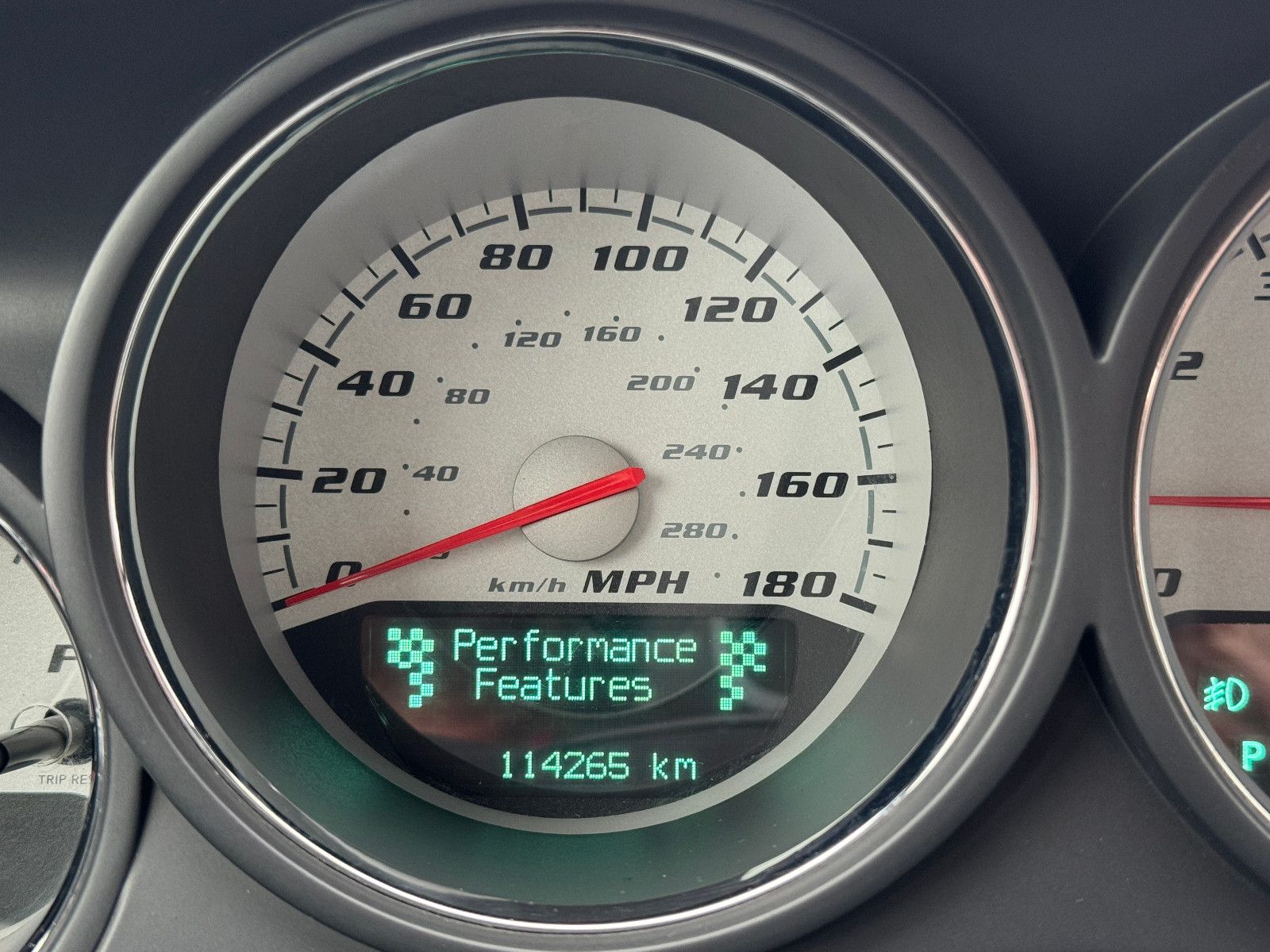 Fahrzeugabbildung Dodge Challenger 6.1 SRT-8 Neuwagenimport EU Navi SD