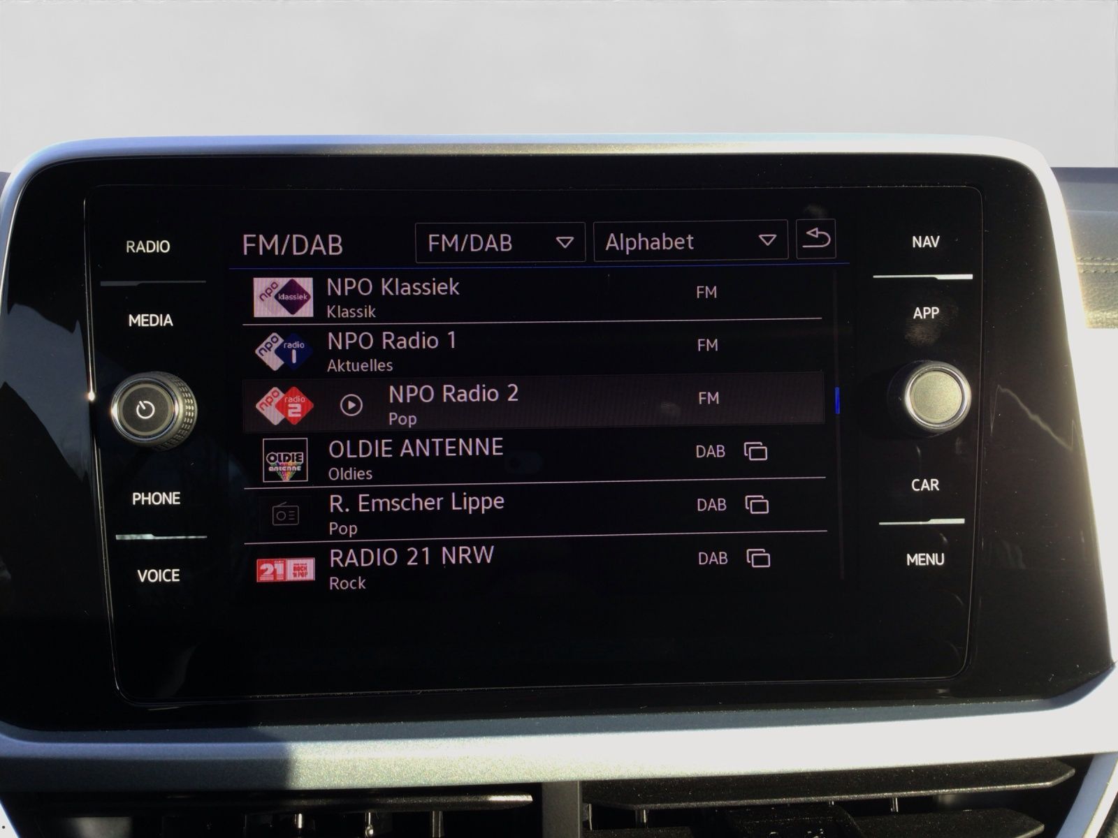 Volkswagen T-Roc - Bild 12