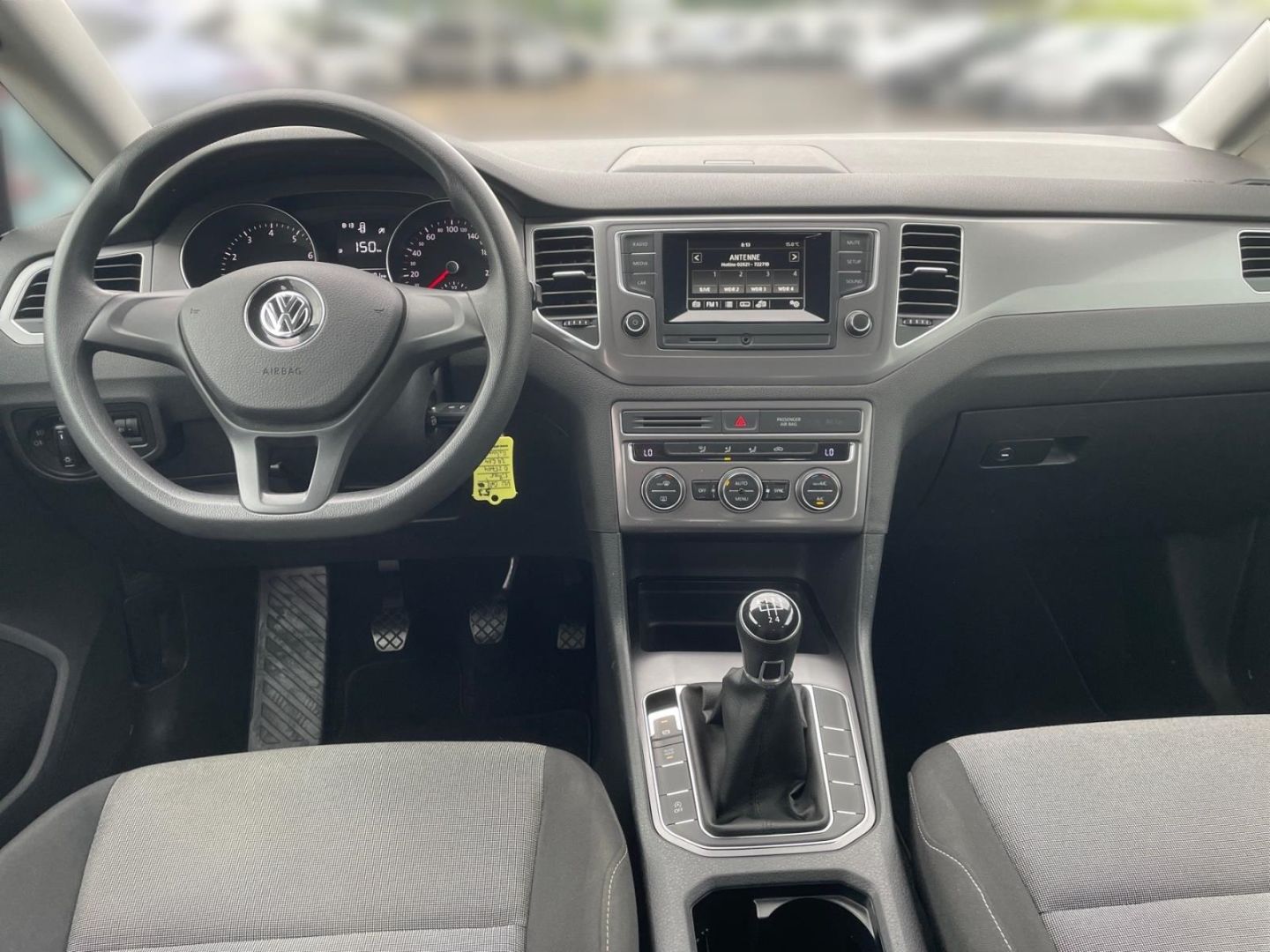 Fahrzeugabbildung Volkswagen Golf Sportsvan 1.2 TSI Trendline Allwetterreifen