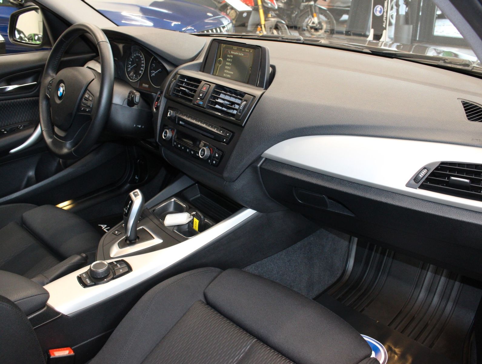 Fahrzeugabbildung BMW 116i Urban Line*2.Hand* 57600 km