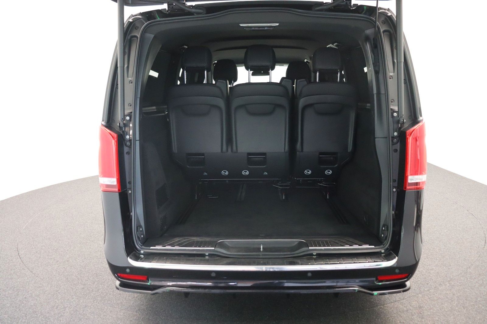 Fahrzeugabbildung Mercedes-Benz V 300d Avantgarde AMG 4Matic e.lang Hundebox