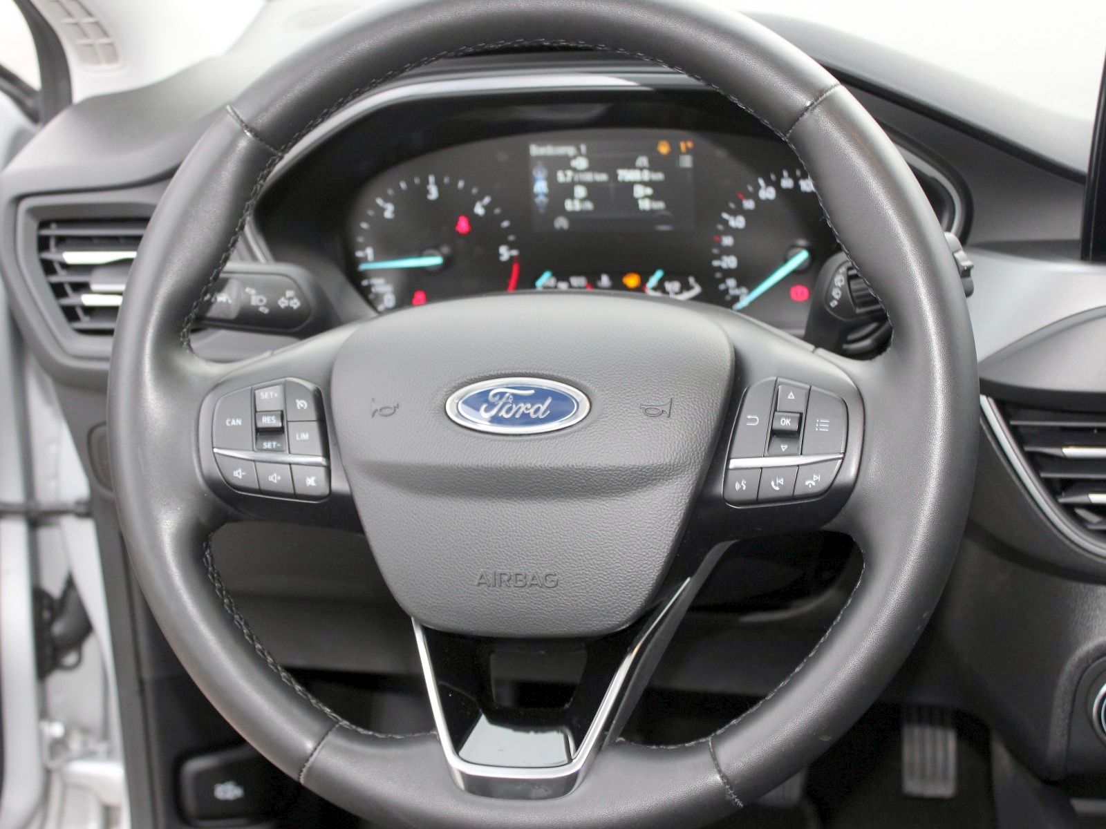 Fahrzeugabbildung Ford Focus Titanium 1,5 EcoBlue Start/Stopp