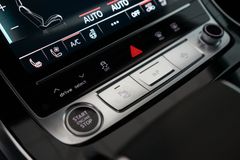 AUDI Q8 60 TFSI e | B&O | HuD | Pano | Nardo | SOFORT AUDI Q8 60 TFSI e | B&O | HuD | Pano | Nardo | SOFORT