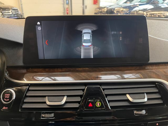 BMW 530 i xDrive *1.HAND*NAVI*TEMPO*SZHZ*AHK*PDC*