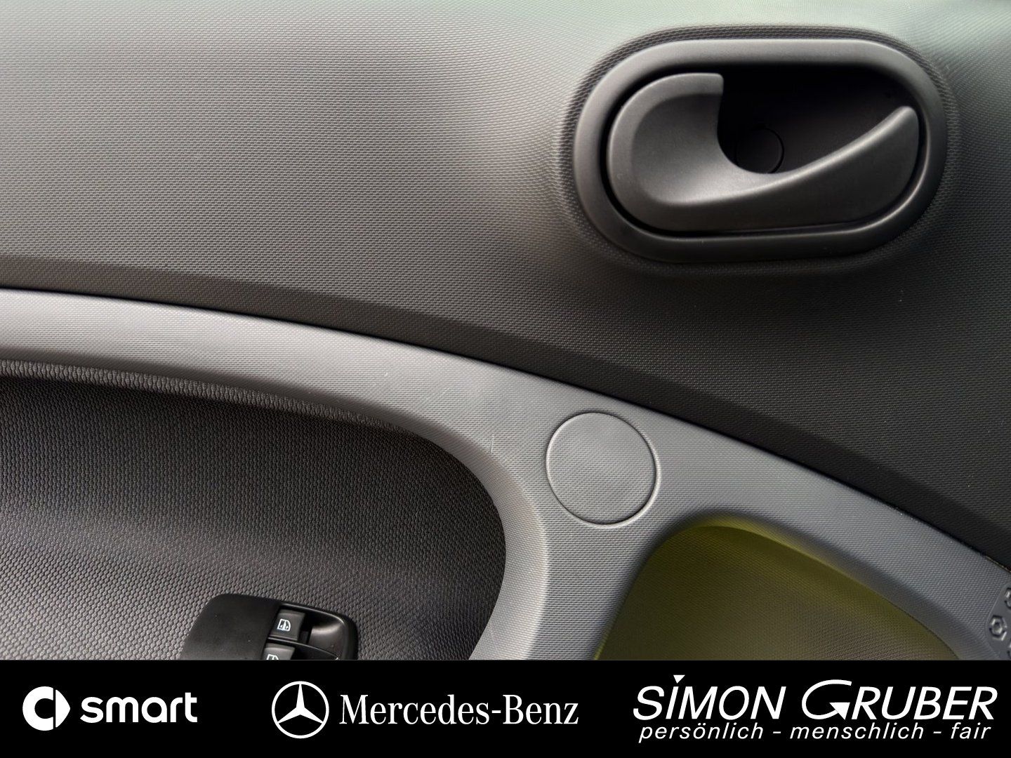 Fahrzeugabbildung Smart Smart fortwo EQ Klima Radio 22 KW Lader