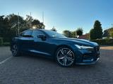 Volvo Verkaufe VOLVO S60 R Design Black - Volvo S60 aus 2019