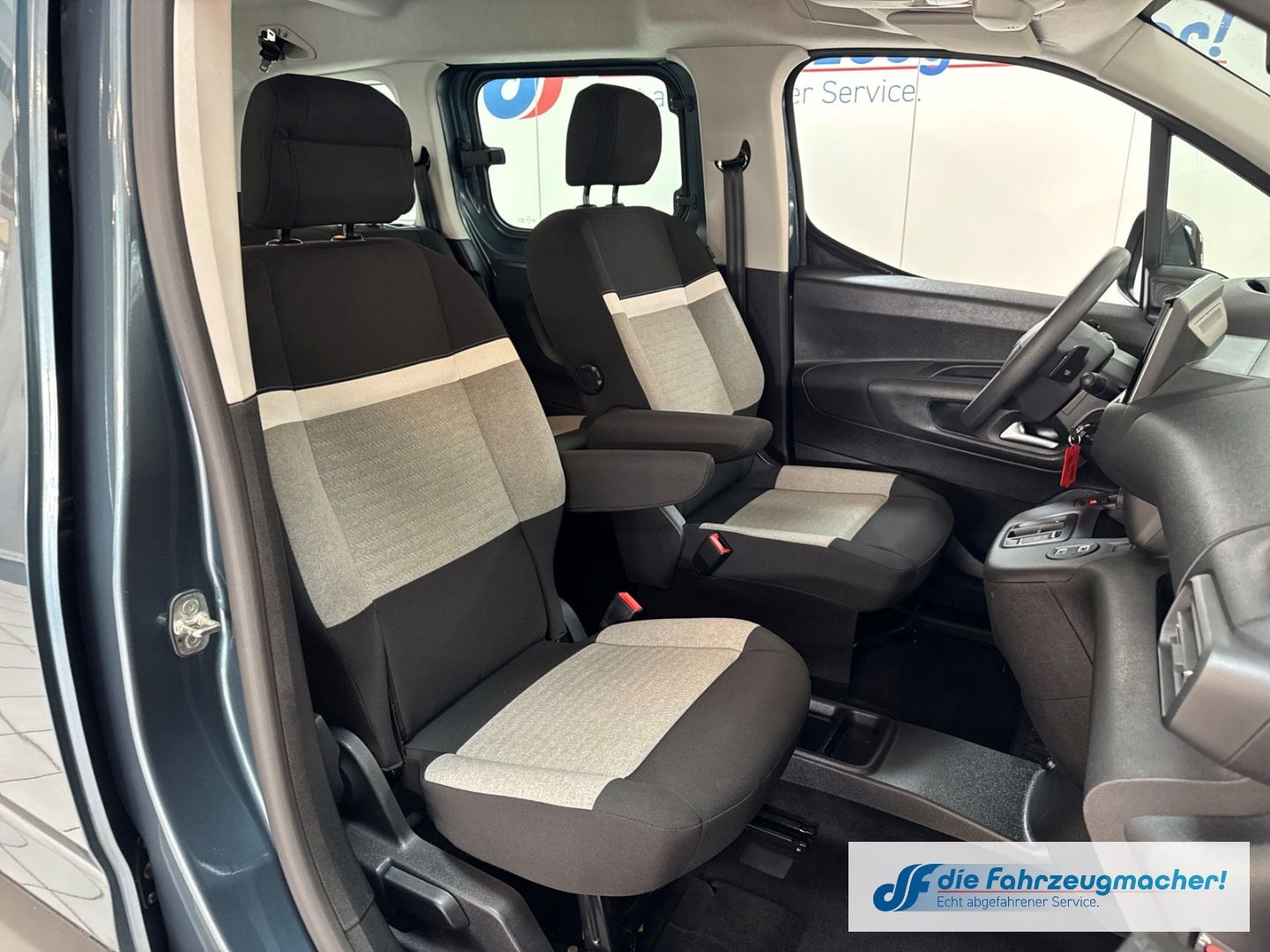 Fahrzeugabbildung Citroën Berlingo Plus Elektromotor M LED Apple CarPlay A