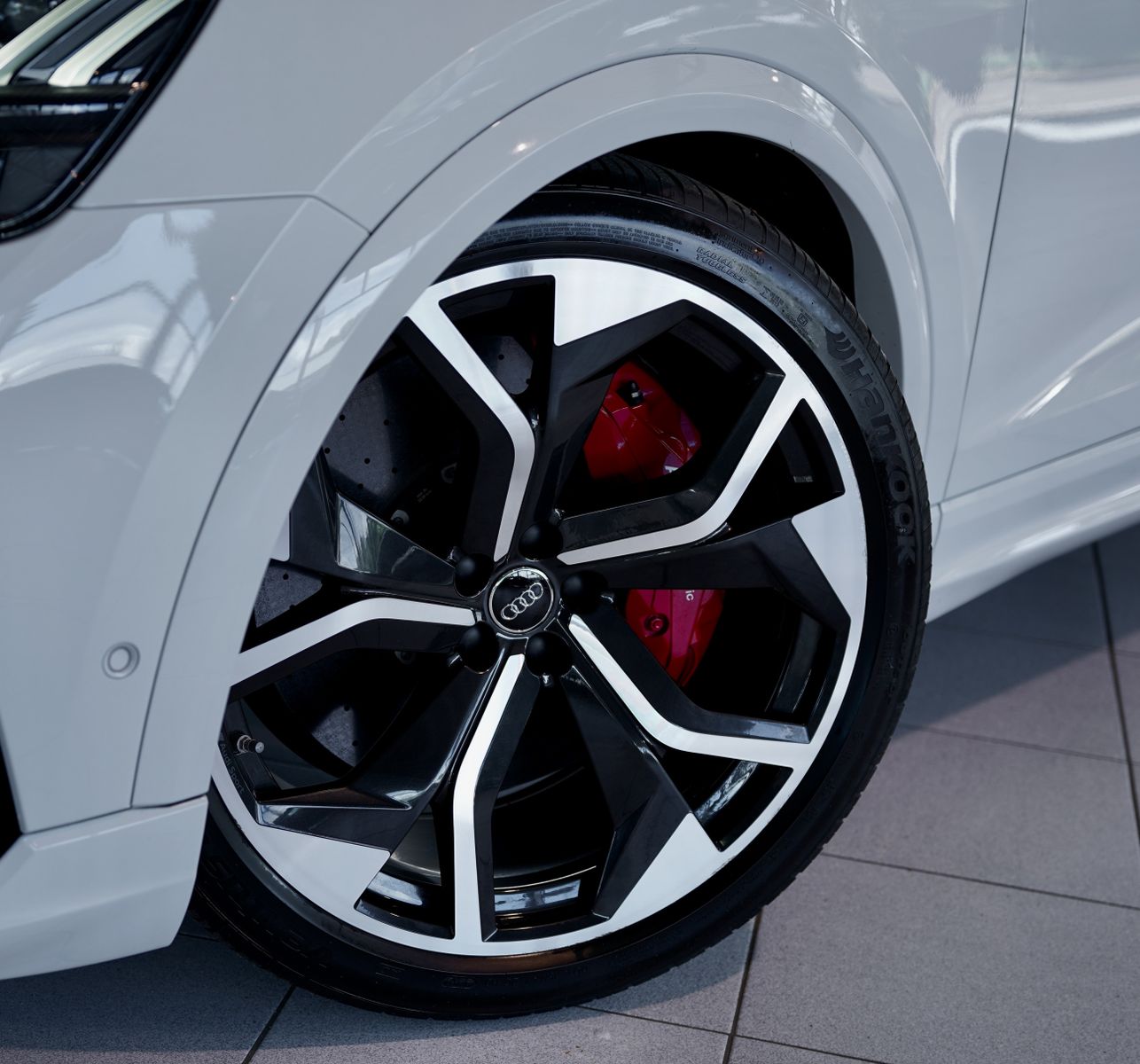 Audi Rsq8