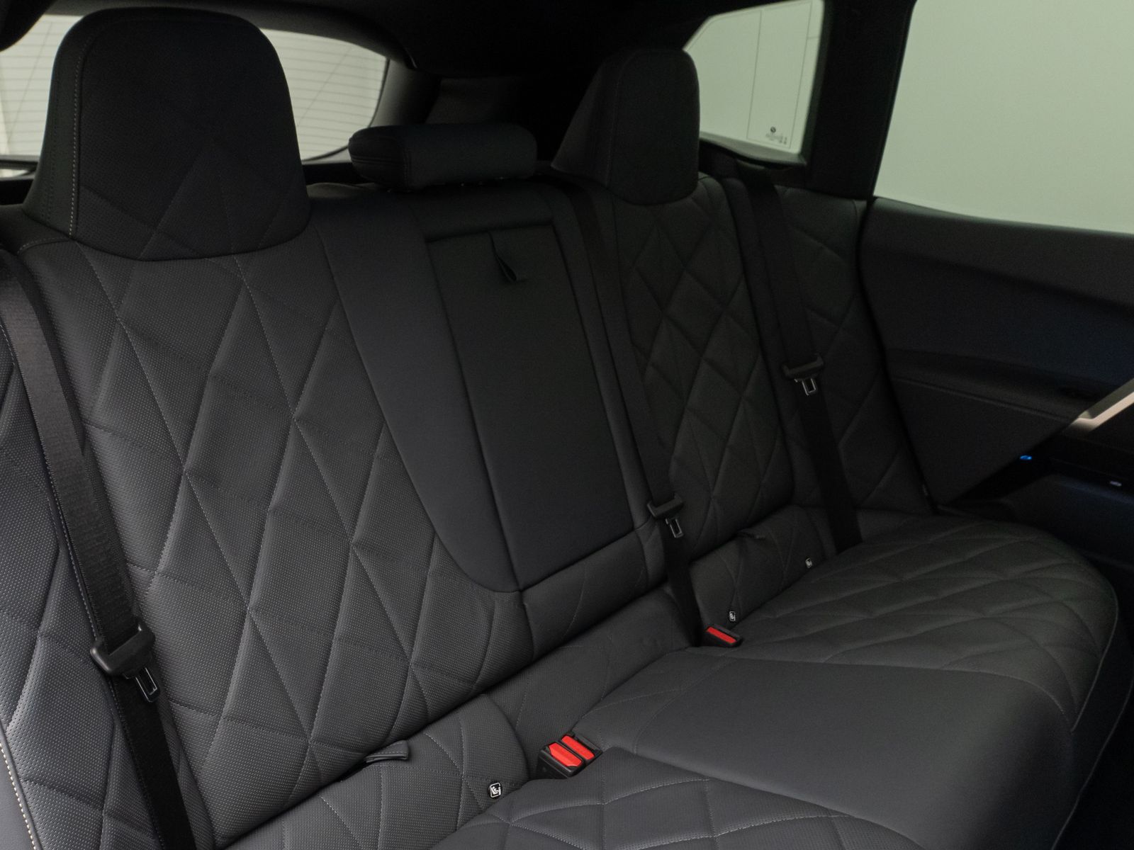 Fahrzeugabbildung BMW iX xD40 Sport Panorama Laser 360°ACC Komfort 22"