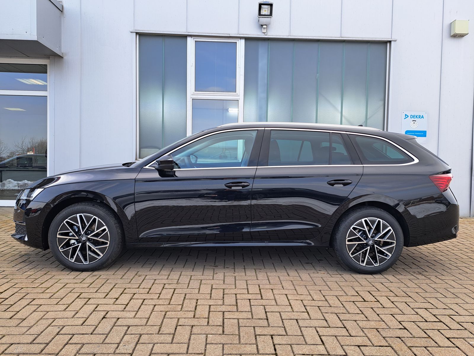 Fahrzeugabbildung SKODA Octavia 2.0 TDI Selection MODELL 2025 LED KAMERA