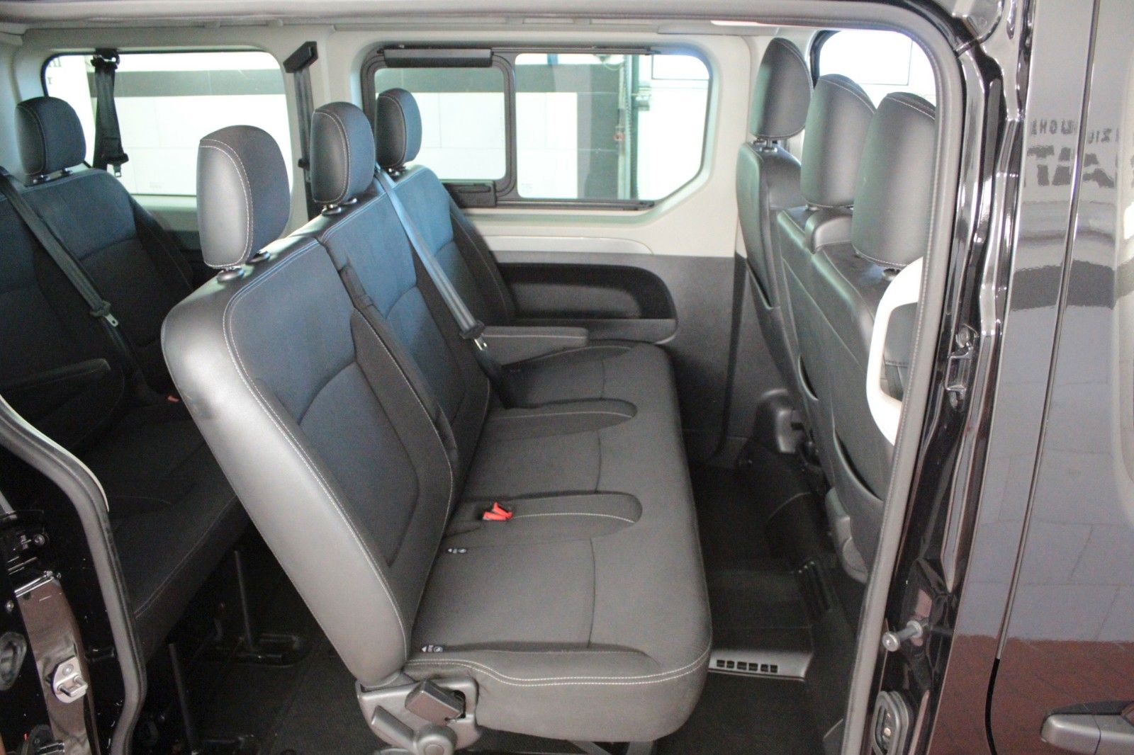 Fahrzeugabbildung Renault Trafic Blue dCi 150 EDC Life*Automatik*9-Sitzer*