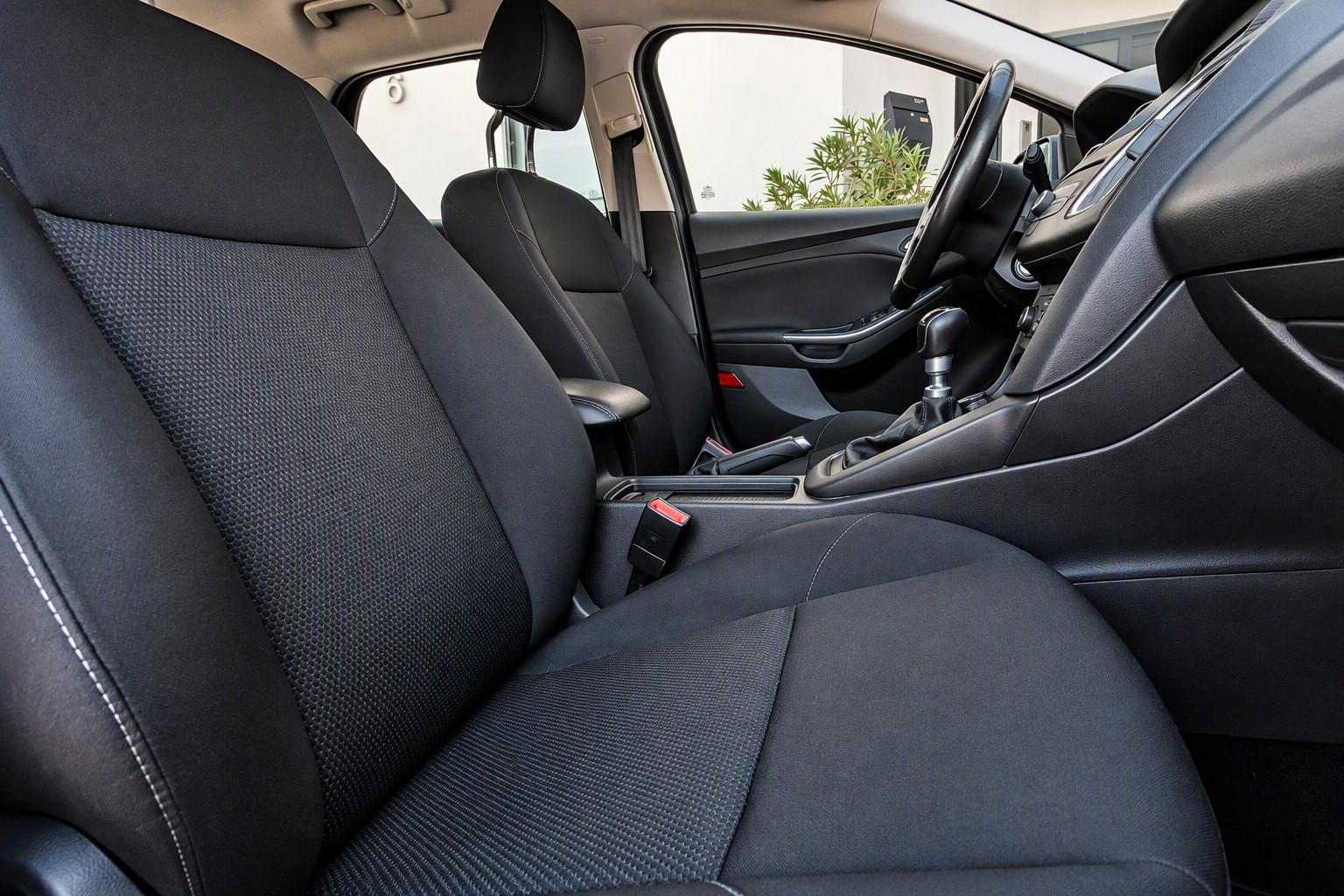Ford Focus 2015 — photo 9
