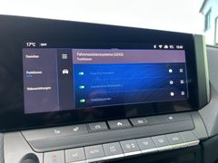 Fahrzeugabbildung Opel Astra L ST 1.2 Business Elegance Autom. LED ACC