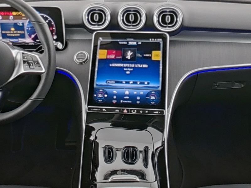 Fahrzeugabbildung Mercedes-Benz C 220 d T 4MATIC*AHK*BURMESTER*DIGITAL LIGHT*